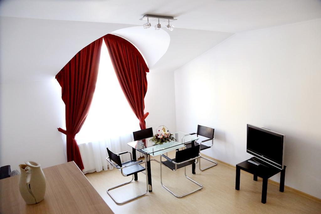 Vila Nona Apartment Sibiu Phòng bức ảnh